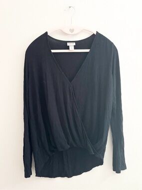 5/$25 🩷 Mossimo Supply Co. Black V-Neck Wrap Front Long Sleeve Top